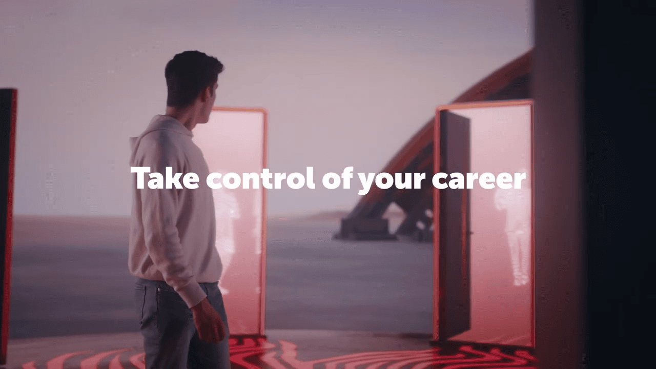 Ung man st&aring;r framf&ouml;r tv&aring; &ouml;ppna d&ouml;rrar med texten 'Take control of your career'.