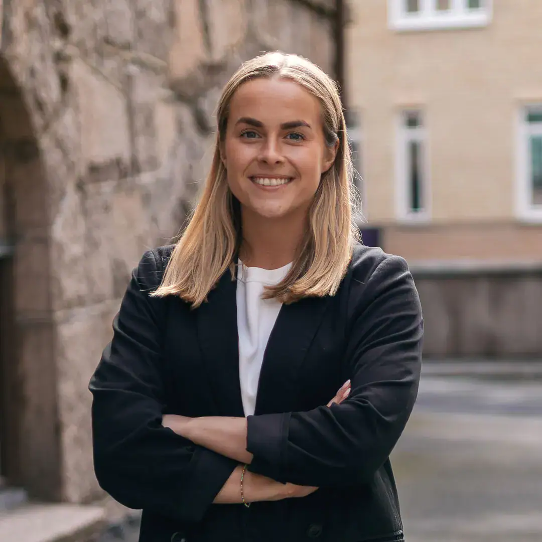Porträttbild på Elvira Hård